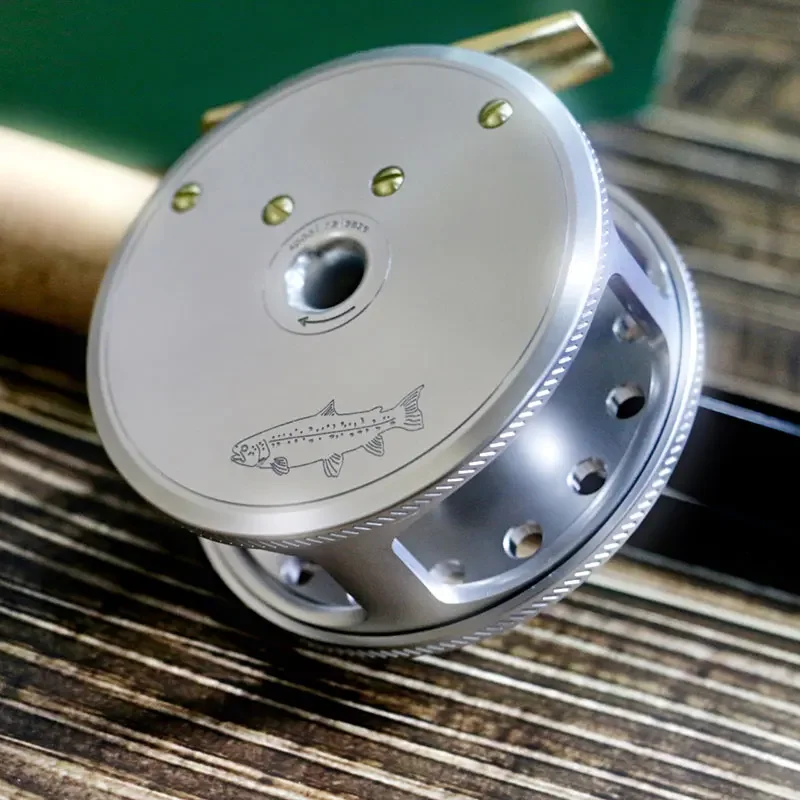 Классическая полностью механизированная цельная катушка для ловли нахлыстом