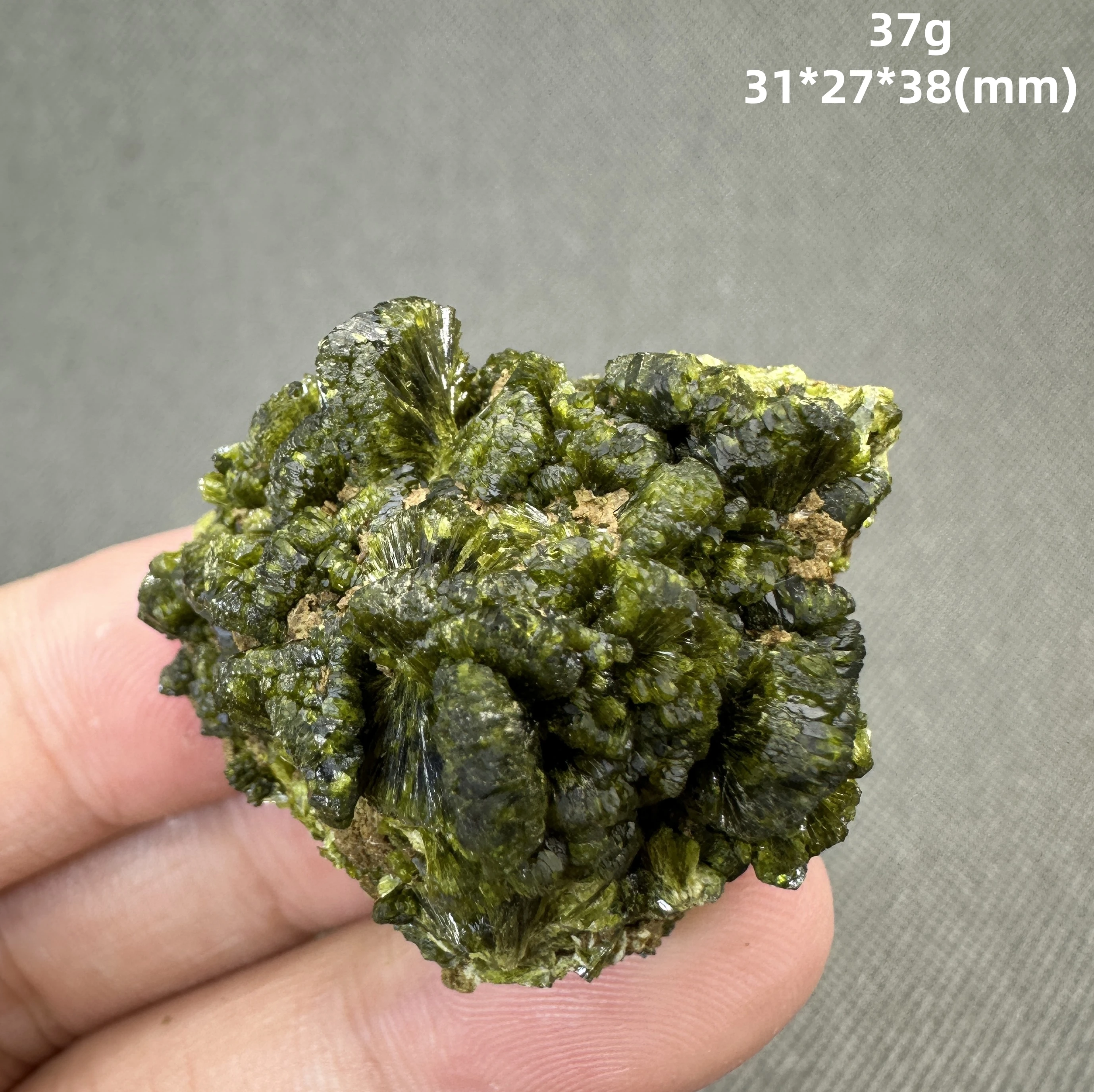 

Набор натуральных минералов QIANCHUAN: эпидот, кварц и другие камни