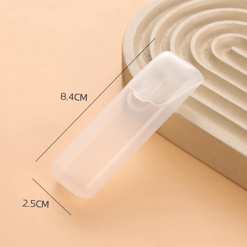 

Пластиковый мини-органайзер для путешествий