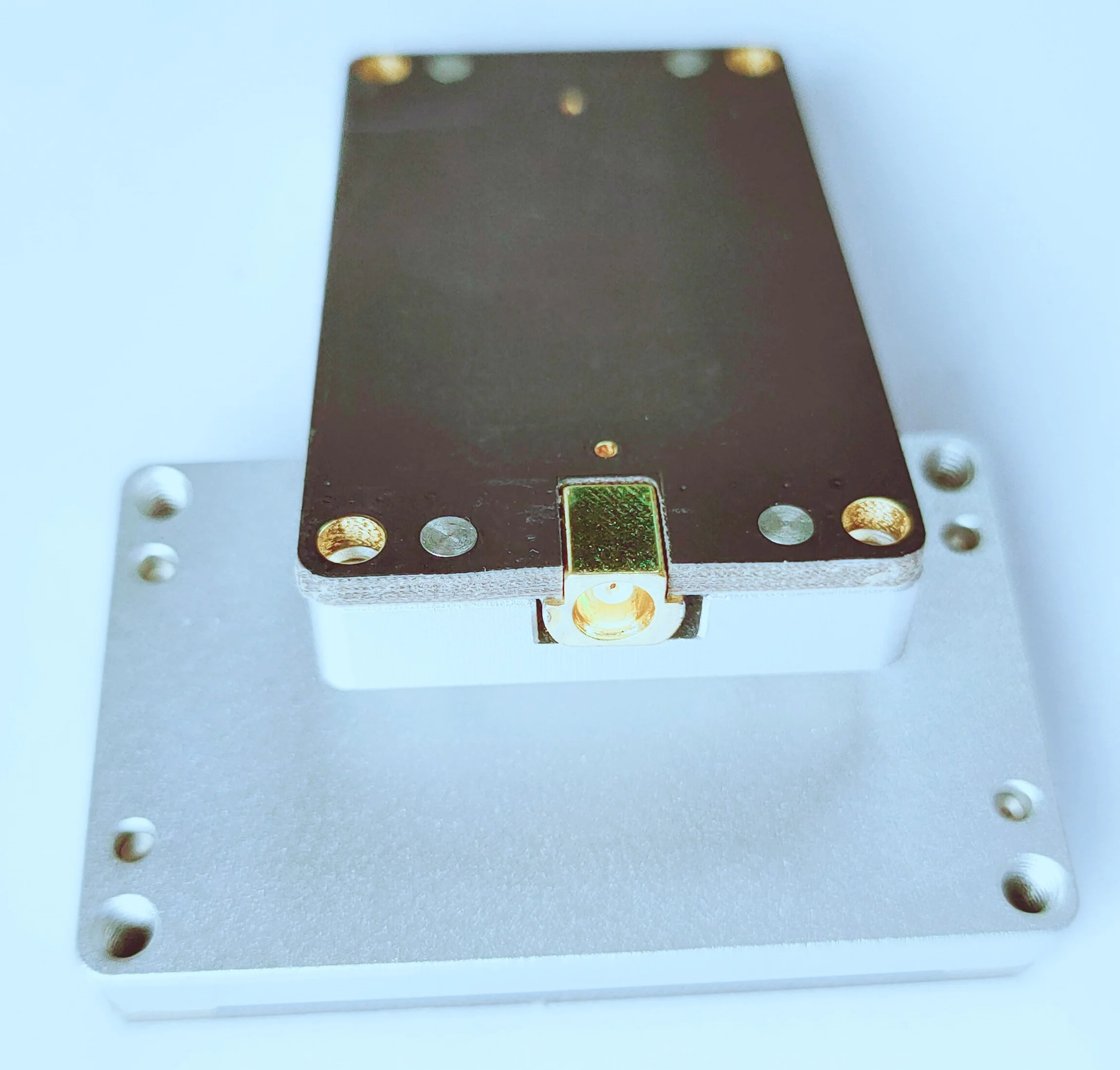 

500-6000MHz antenna coupler with MCX connector for wifi power test