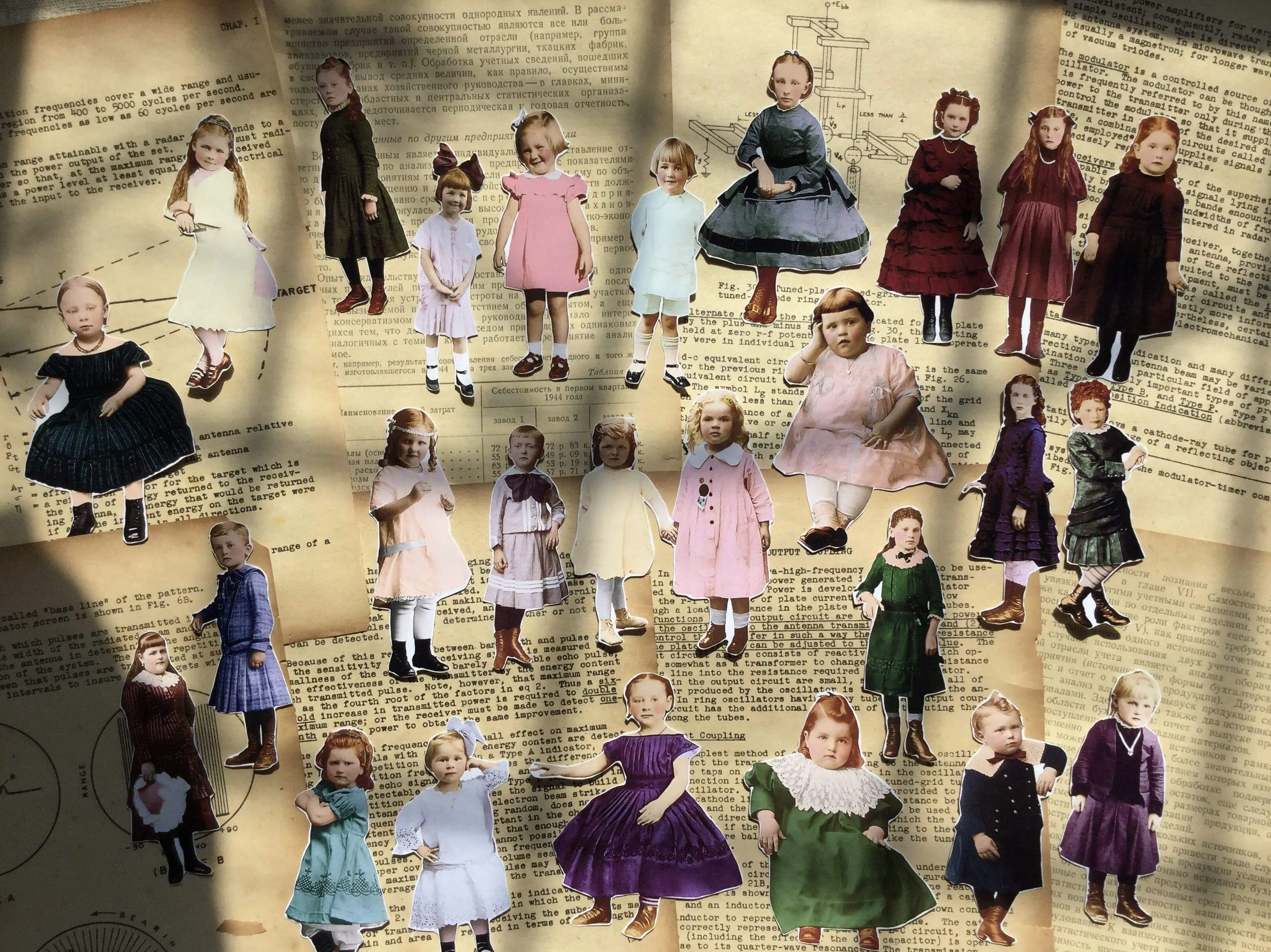 

25PCS Vintage Girl Stickers Crafts And Scrapbooking stickers book Student label Decorative sticker DIY Stationery