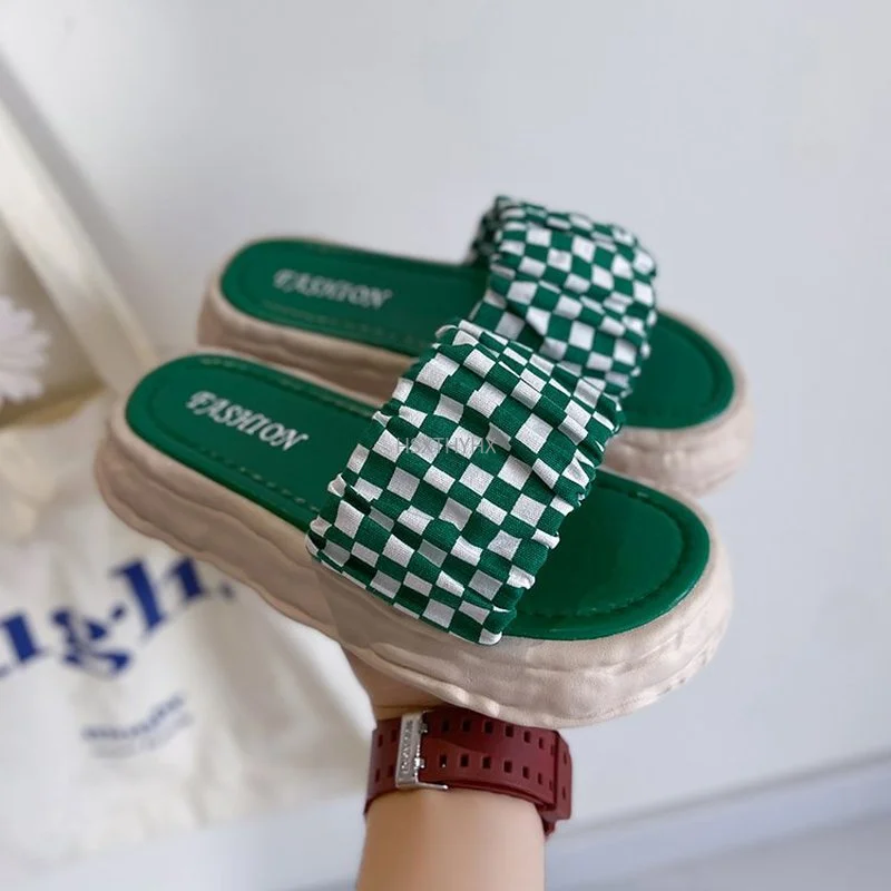 

2022 Summer Slippers Women Fashion New Flat Female Platform Flip Flops High Quality Shoes Indoor Zapatos De Mujer Slippers