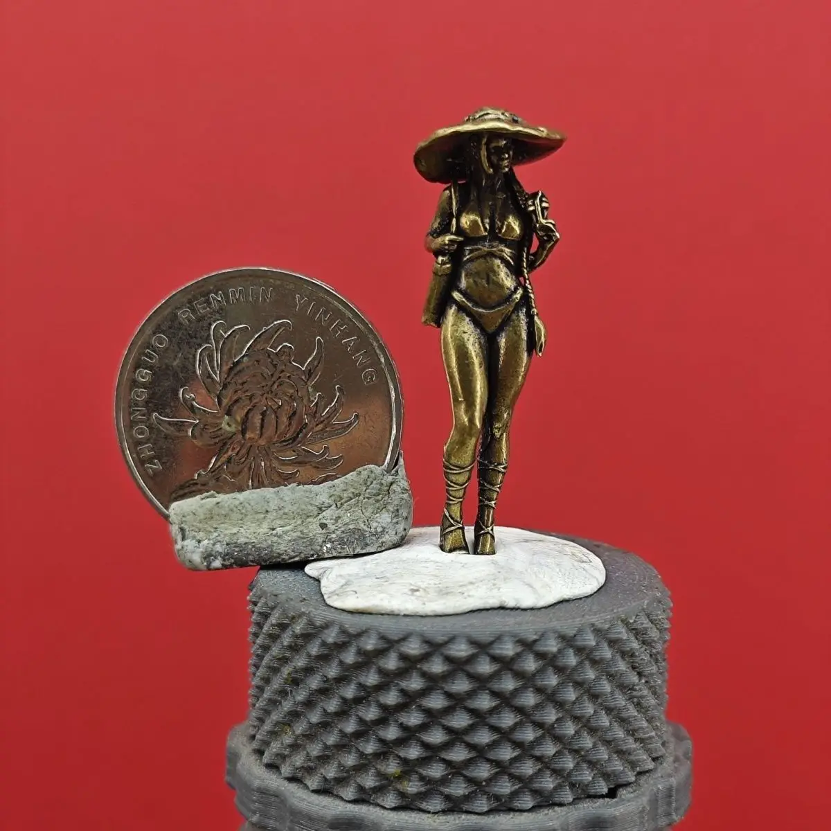 

Миниатюрная модель автомобиля из меди