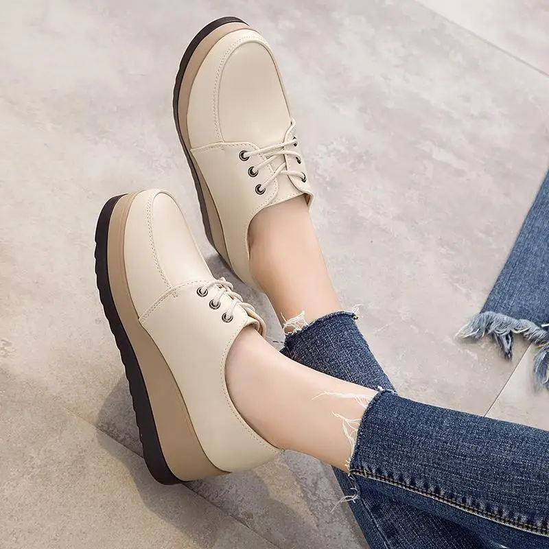 

Женские утолщенные туфли на платформе на весну и осень, универсальные кожаные туфли на каблуке, наклонная обувь lykj-yx