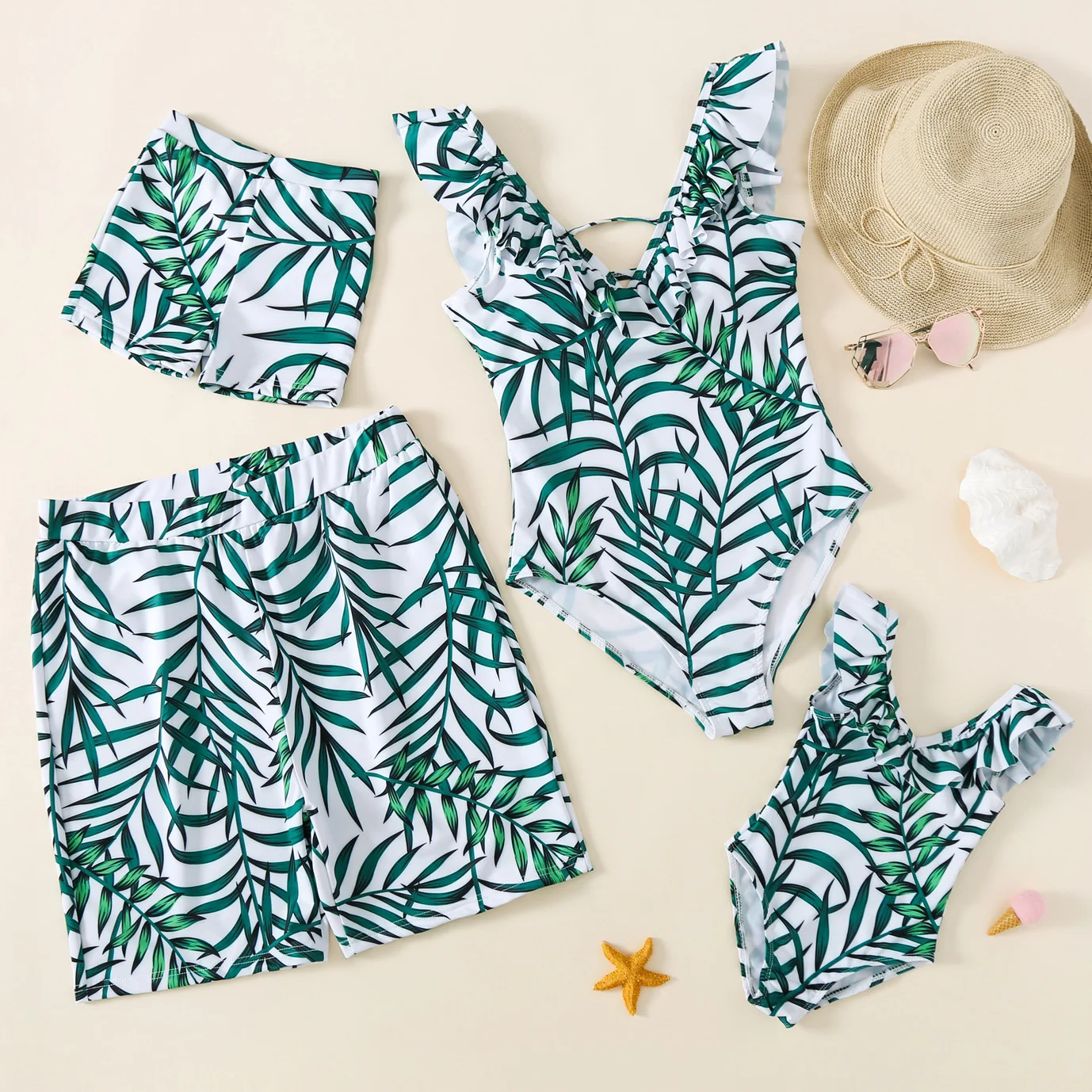 

Family Matching All Over Tropical Plants Parrot Print Swim Trunks Shorts Ruffle Splicing One-Piece Swimsuit Parent-child Suit