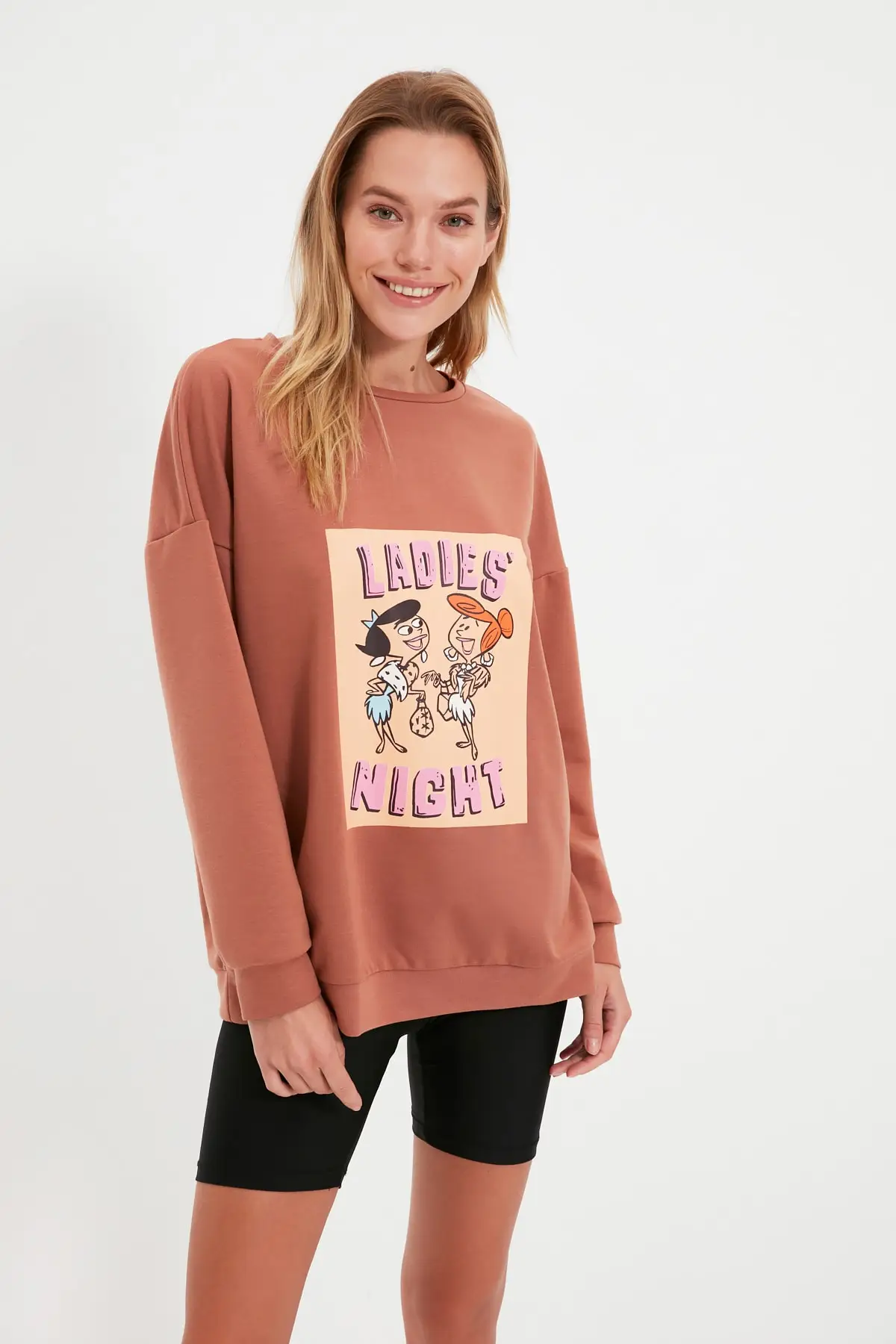 

Hoodies & Sweatshirts