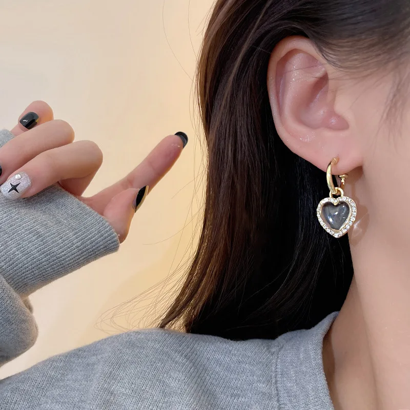 Retro Heart Shape Earrings For Women S925 Silver Needle Transparent Metal Studs Niche Design Full Of Diamond Luxury Earings