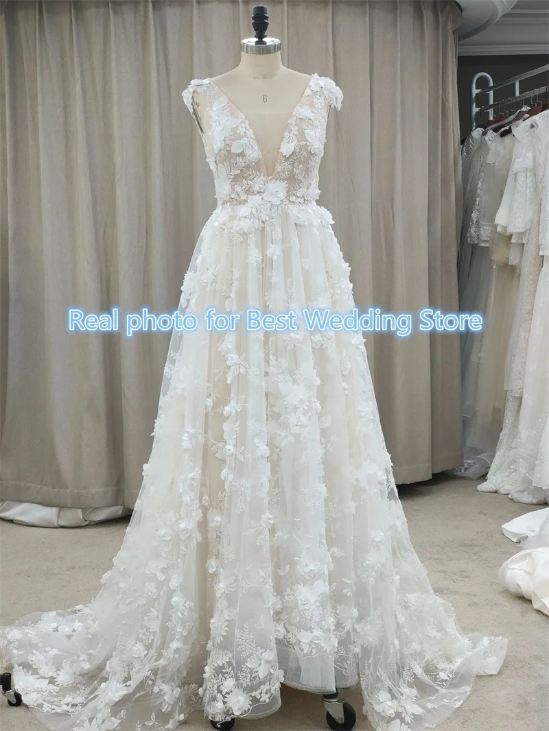 Рисунок 5 - Женское свадебное платье с V-образным вырезом