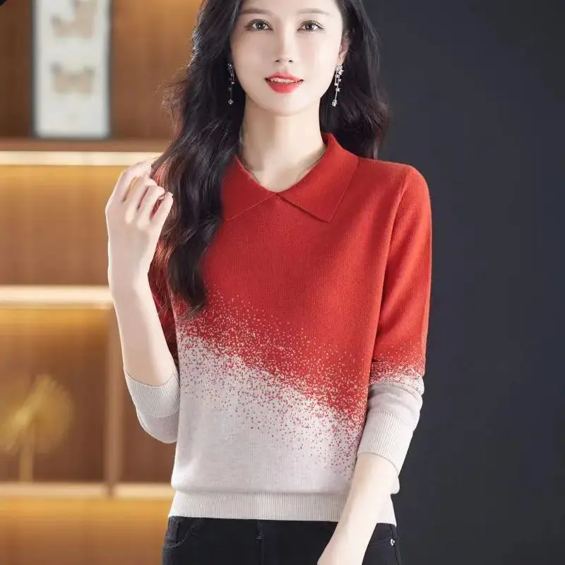 Женский трикотажный свитер-поло с длинным рукавом контрастных цветов