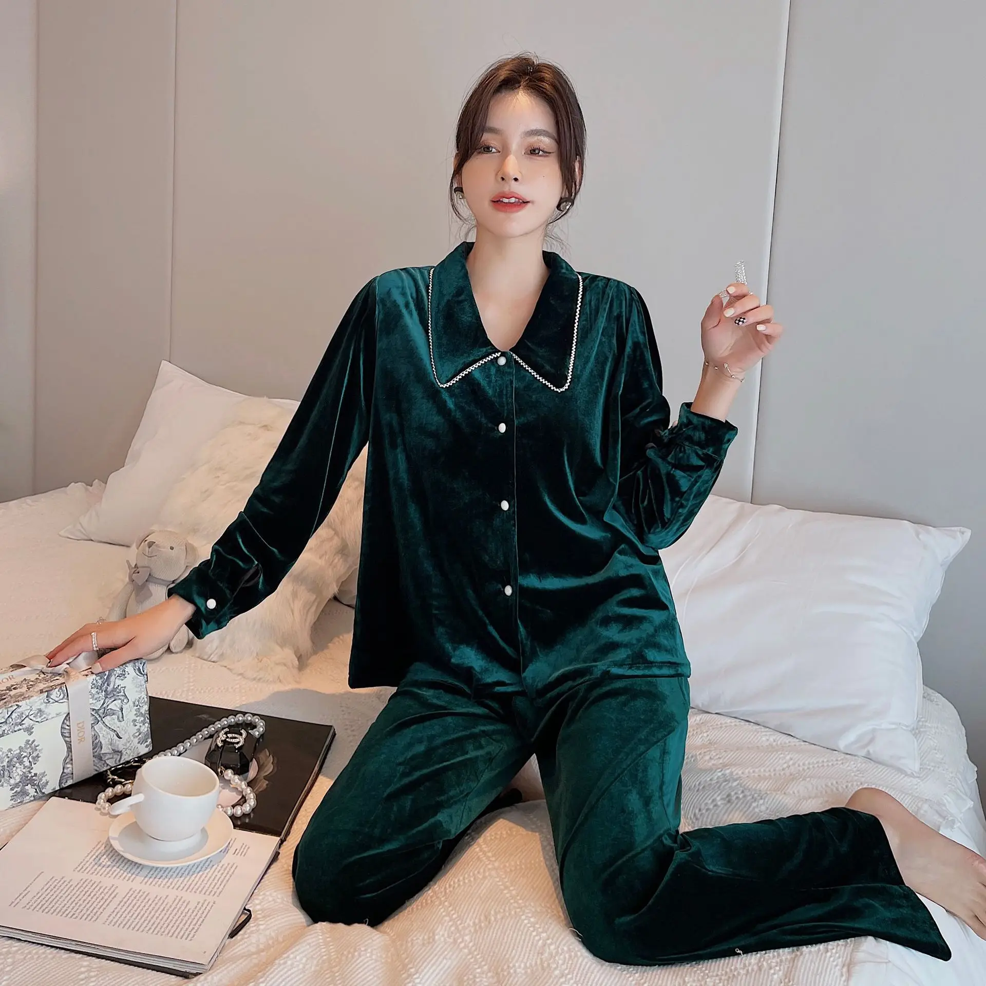 Autumn Winter Women Velvet Two-Pieces Outfits Pajamas Long-Sleeve Warm Sleepwear Set Female Pyjamas Set For Winter Elegant