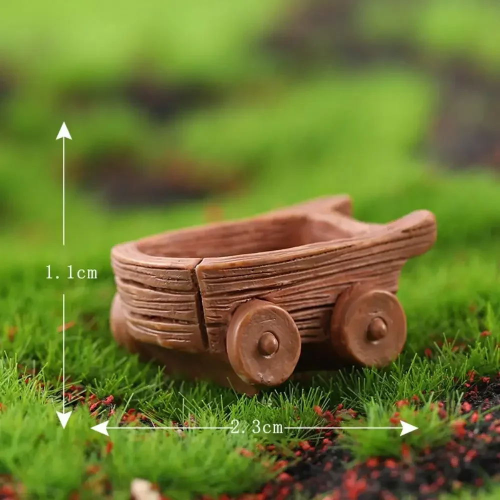 

Фигурки кролика-морковки из смолы