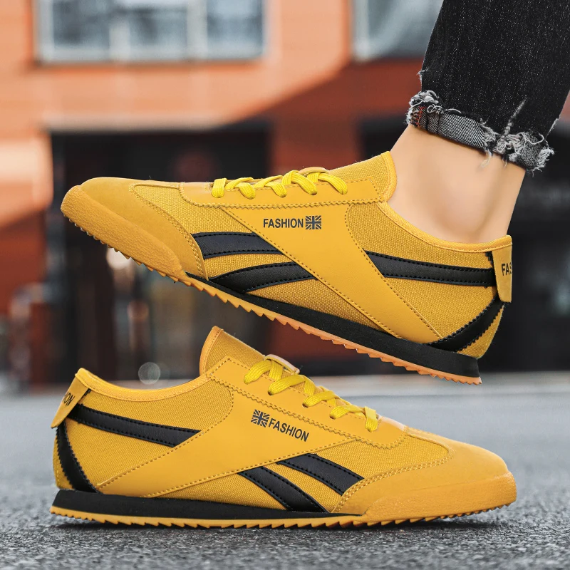 New Men Sneakers Breathable Walking Jogging Men's Sneakers Retro Flats Trainers Men Running Shoes Size 39-44