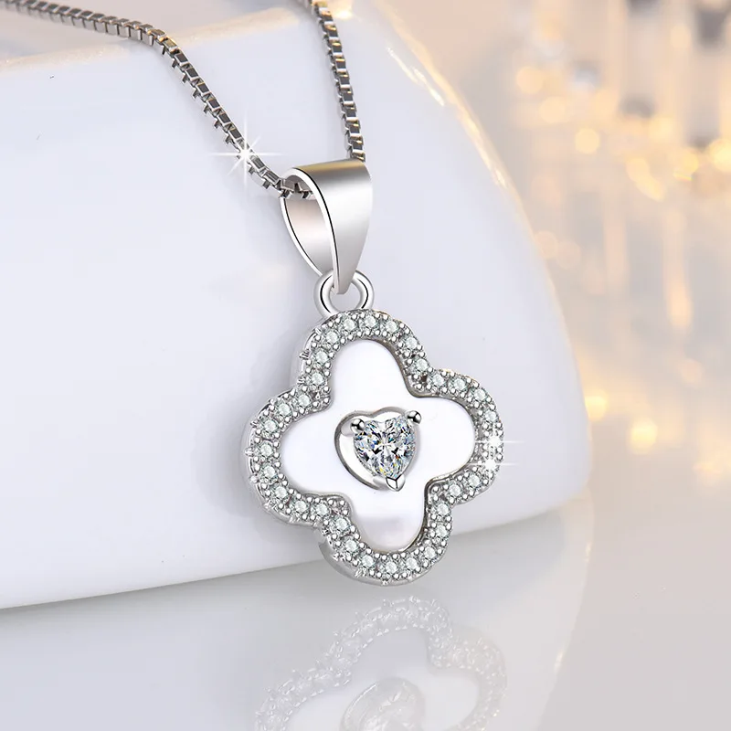 

SODROV Lucky Romantic Clover Pendant Necklace Four-leaf Clover Jewelry Necklace for Women