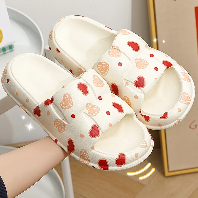 

Doodle Heart Pattern Design Women Slippers Soft Thick Sole Non-slip Flat Sandals Leisure Beach Couple Home Slides Ladies Shoes