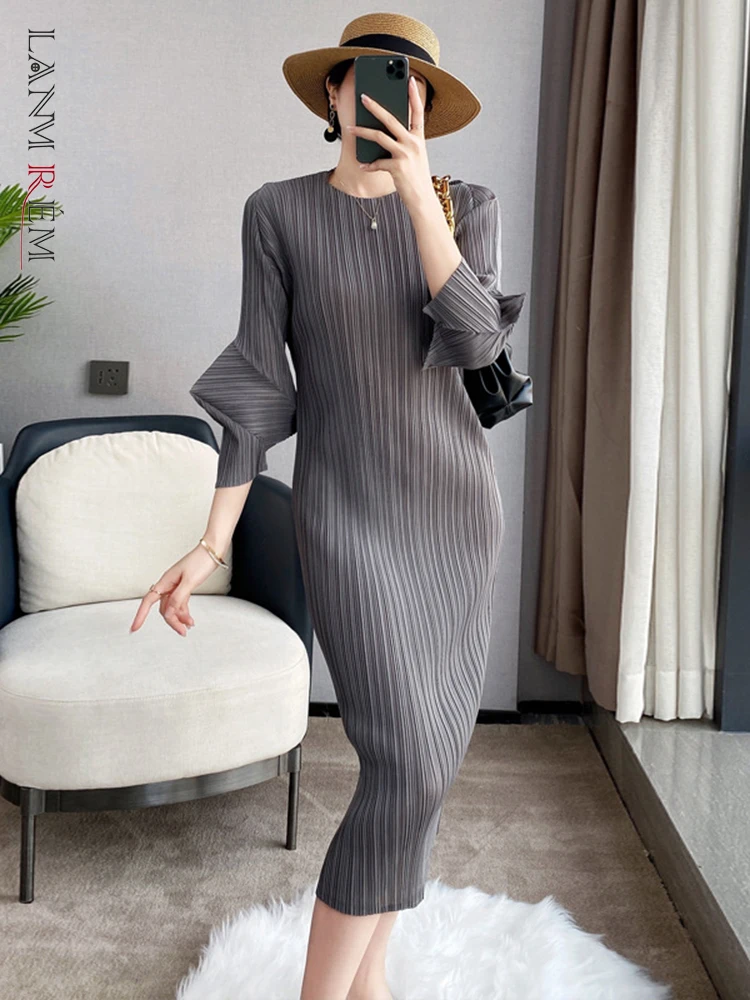 

LANMREM Плиссированное асимметричное обтягивающее платье с длинным рукавом, однотонное платье с круглым воротником, 2022 Летняя женская новая о...