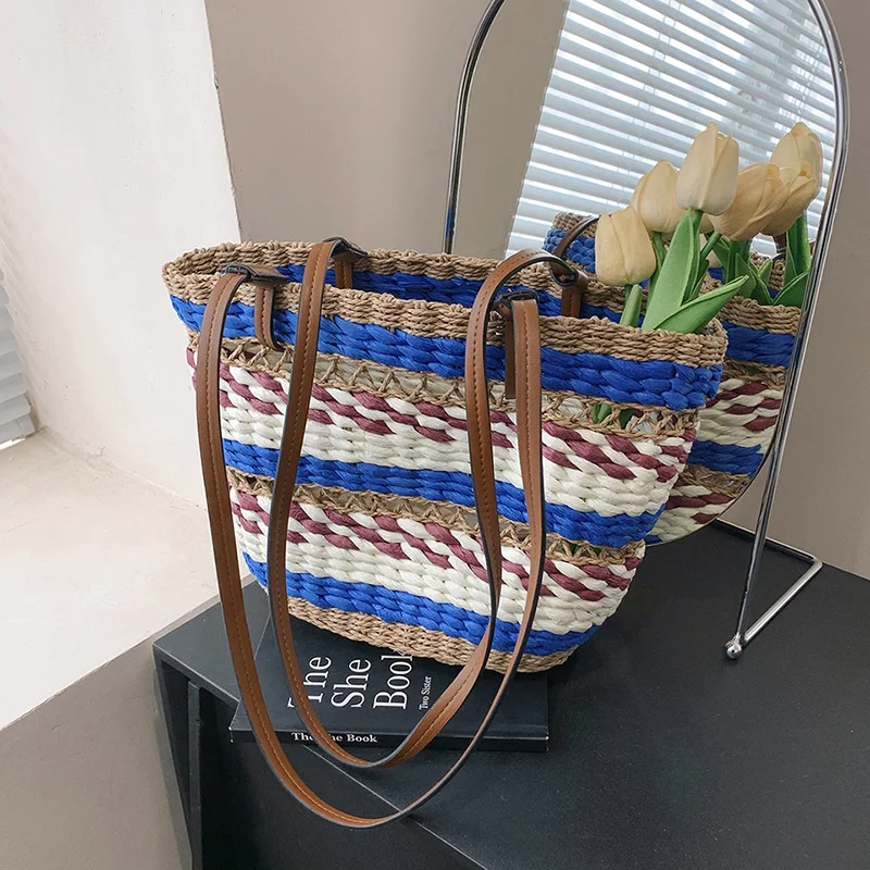 

Totee Straw Bag