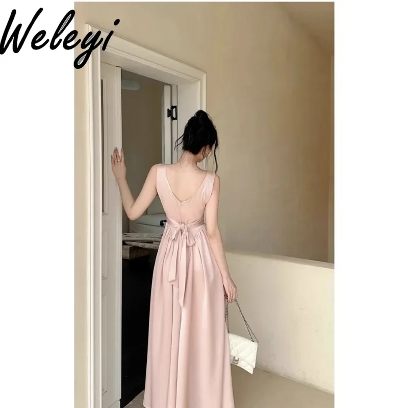 Французский нежный халат с рыбьей косточкой обтягивающее розовое платье на