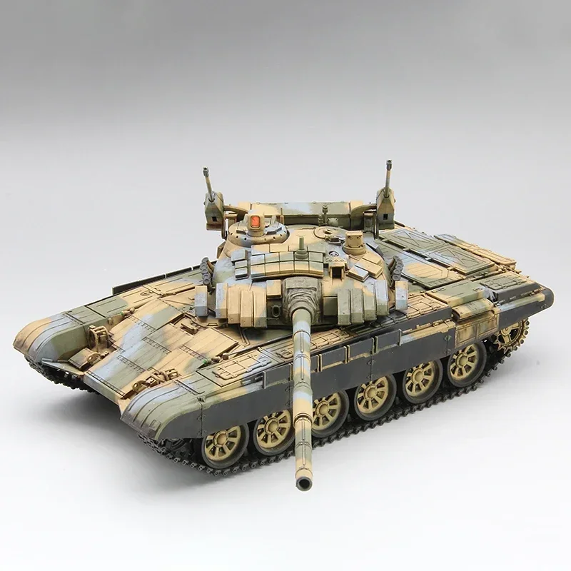 Фото Сборный модельный набор Amusing Hobby Toys DIY 35A039 1/35: Основной боевой танк Словакии T-72M2 №4