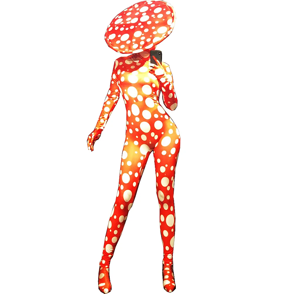 

Белый женский костюм с длинным рукавом