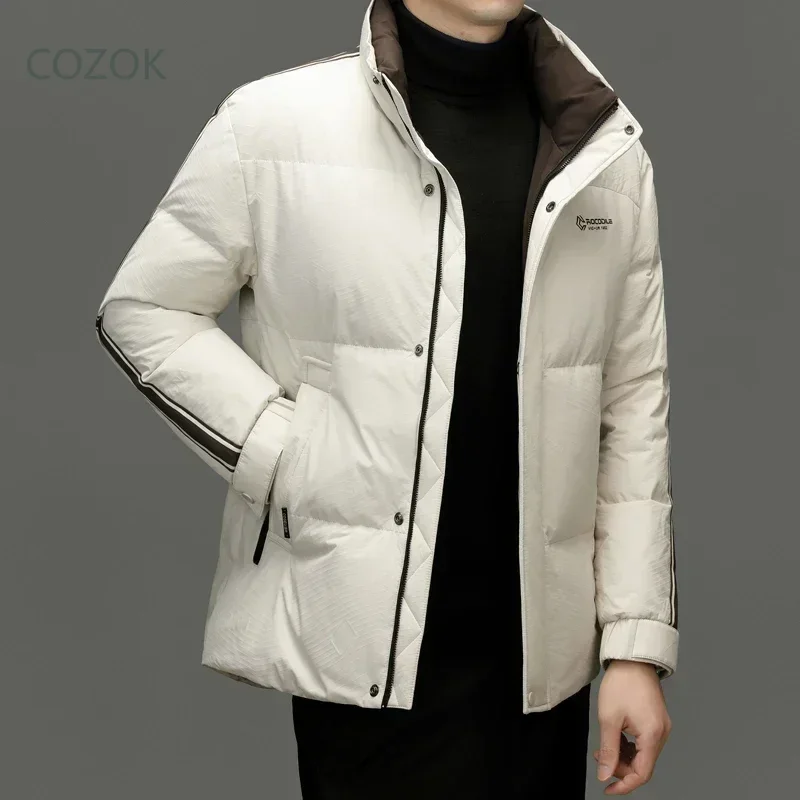 COZOK Короткий пуховик с воротником-стойкой набивка на утином пуху дизайнерская