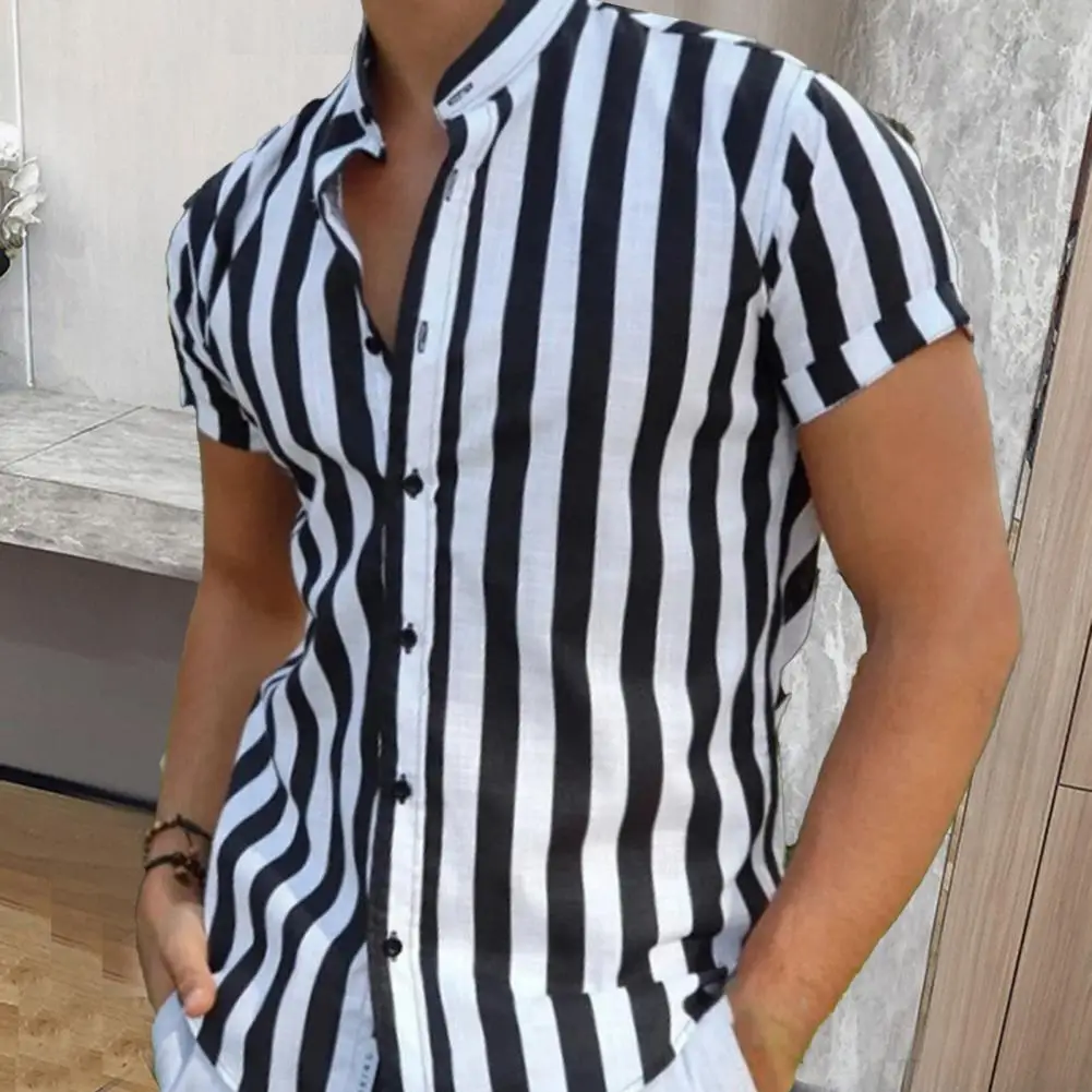 

Fashionable Black and White Men Striped Short Sleeve Shirt for Outdoor