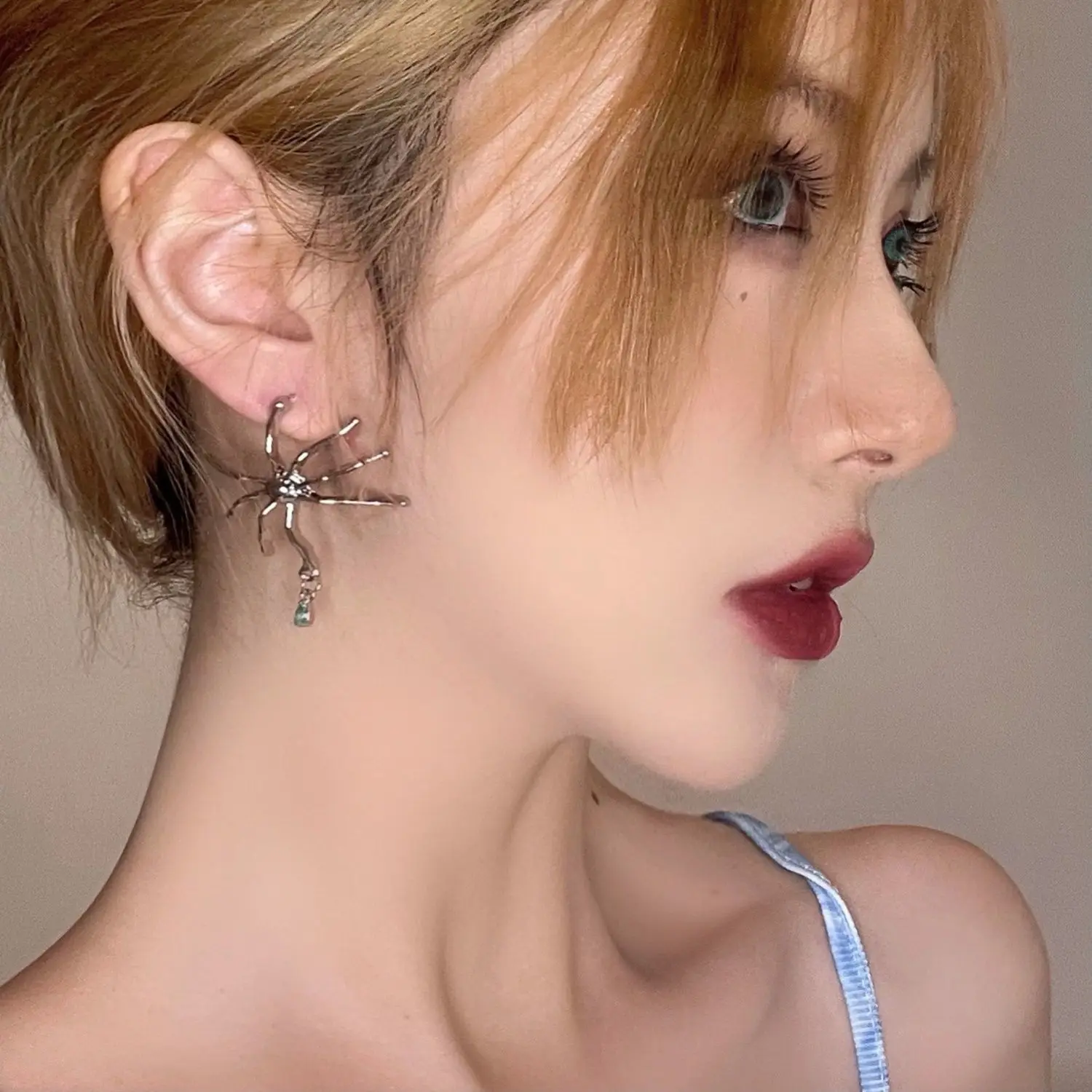 

2022 Новый темный готический дизайн Изящный инопланетянин фотоэлемент для женщин темпераментная простая мода ювелирные изделия серьги опто...