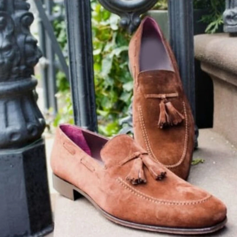 

New Men's Shoes Handmade Brown Faux Suede Classic Retro Light Slip on Tassel Fashion Comfortable Loafers Dress Shoes KF896