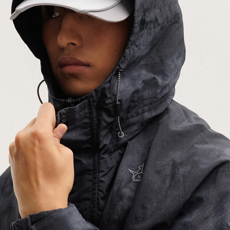 Фото Уличная легкая водонепроницаемая куртка Techwear для мужчин и женщин, уличная модная спортивная свободная повседневная куртка-карго с капюшоном, пальто для мальчиков и девочек №5