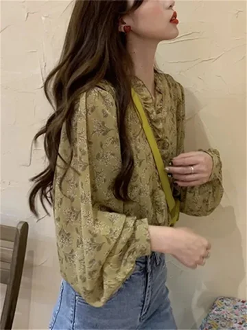 Блузка женская универсальная с V-образным вырезом, элегантная нежная мягкая шифоновая рубашка с длинными рукавами, с цветочным принтом и оборками, в Корейском стиле, весна-лето