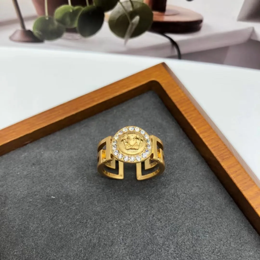

European and American fashion all-match temperament ring