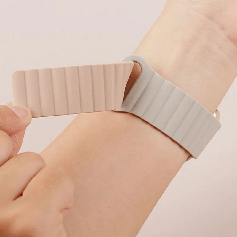 Силиконовый магнитный ремешок для часов Apple Watch S9 двухцветный спортивный дышащий