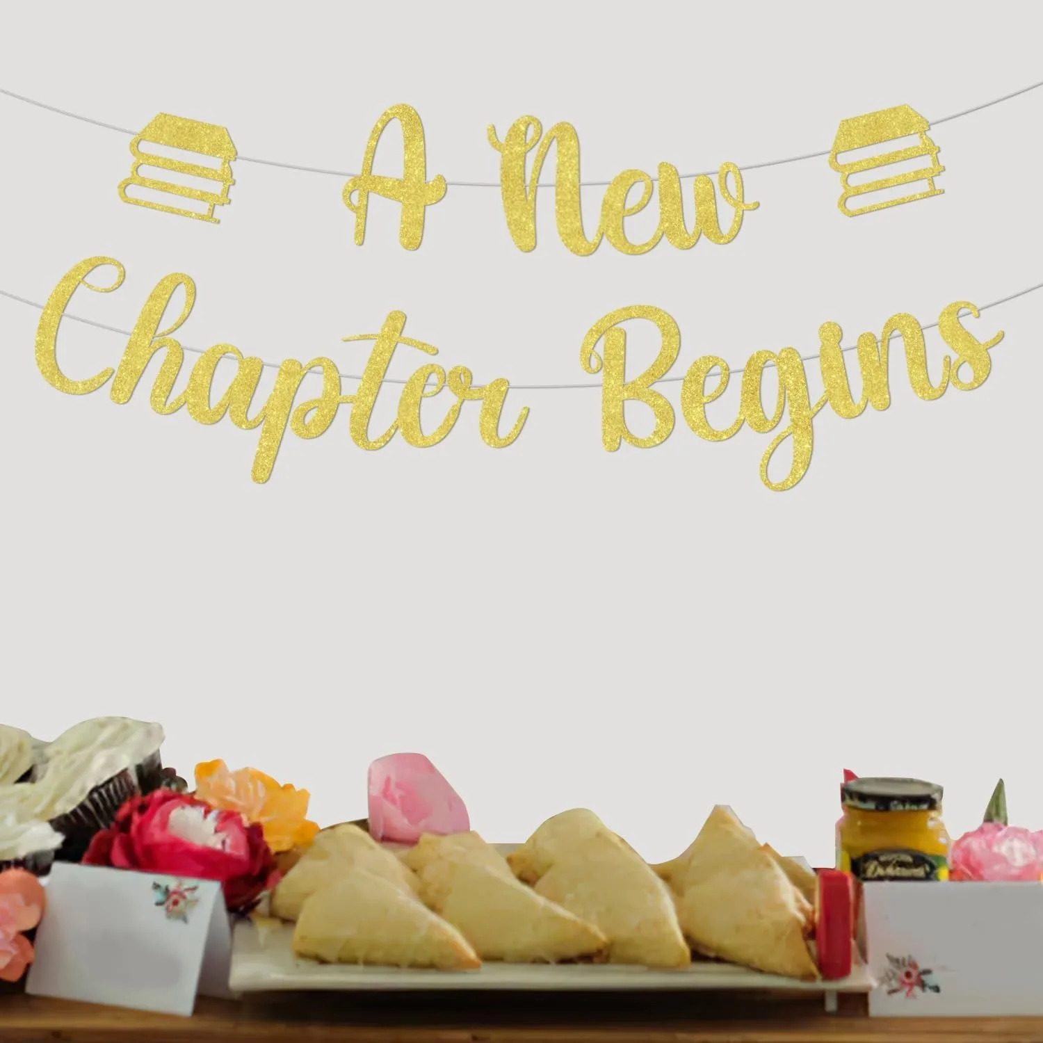 Сюрприз новая глава для начинающих баннер с золотым блеском тема книги украшения