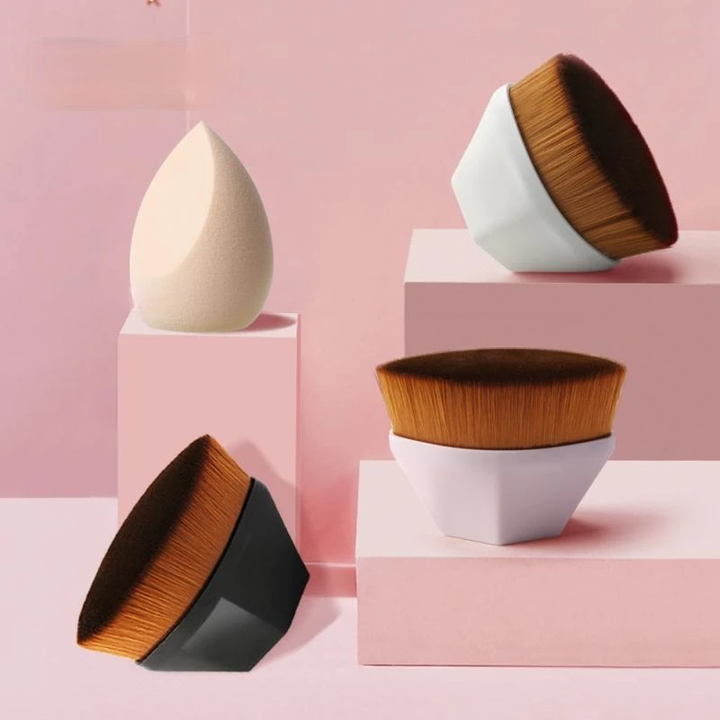 

1PC Single Magic Foundation Brush Petals No Trace No Powder Repairing Large Loose Powder Brush Face Use Makeup Tools Beauty 2021