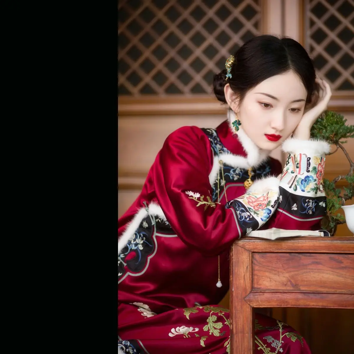 Рисунок 2 - Китайское традиционное платье YiChengFengXu