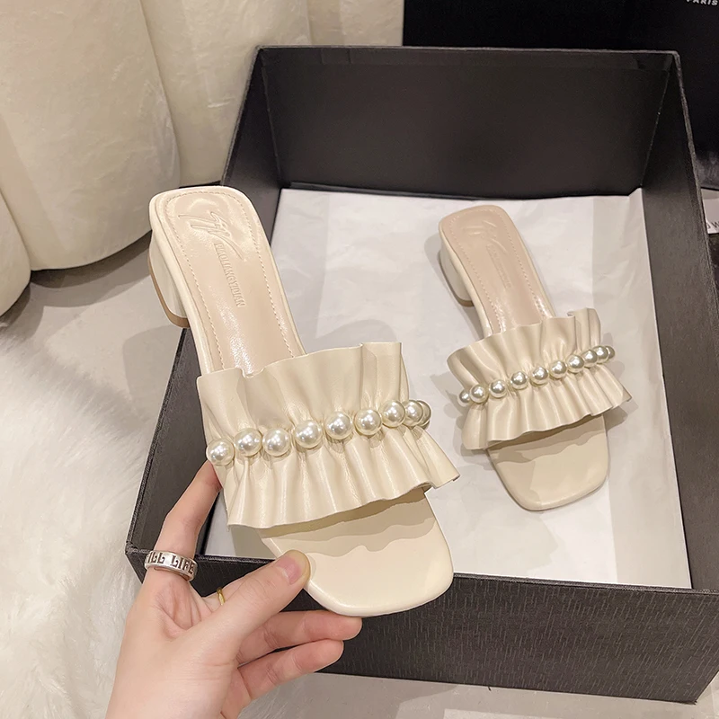 2022 New Women's Slippers Fairy Style Fashion Pearl Pleated Middle Heel Sandals Women's Summer Beach Shoes Femmes Sandalias
