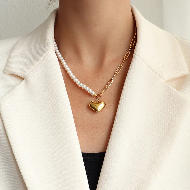 

Marka French Textured Pearl Necklace Peach Heart Titanium Steel Chain Female