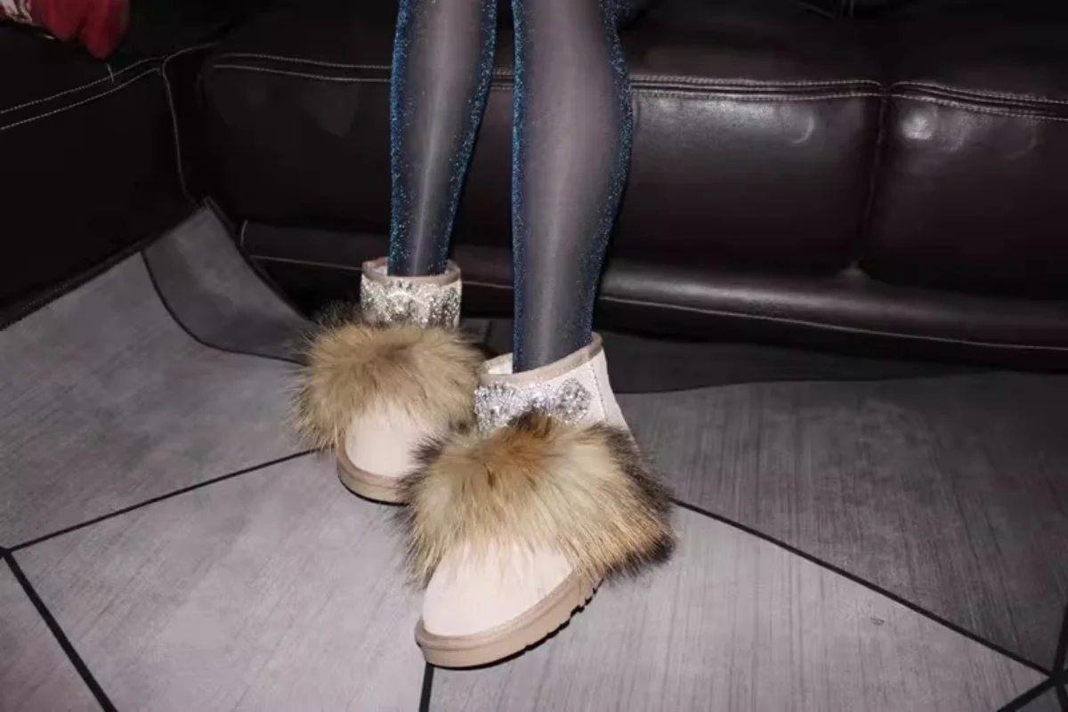 Сексуальные женские зимние теплые ботильоны с круглым носком украшенные