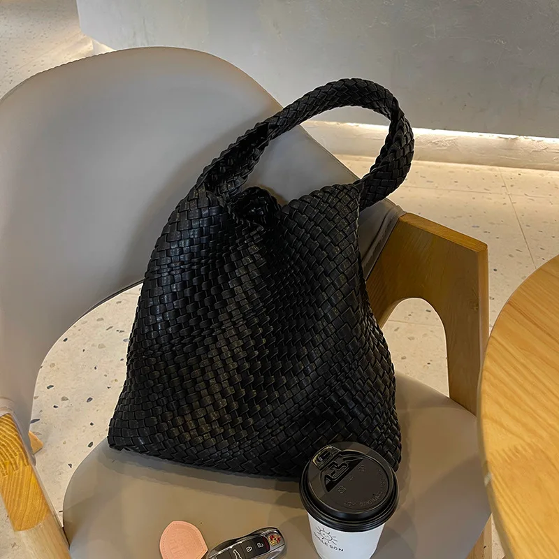 Рисунок 4 - Кожаная сумка-тоут ручной работы