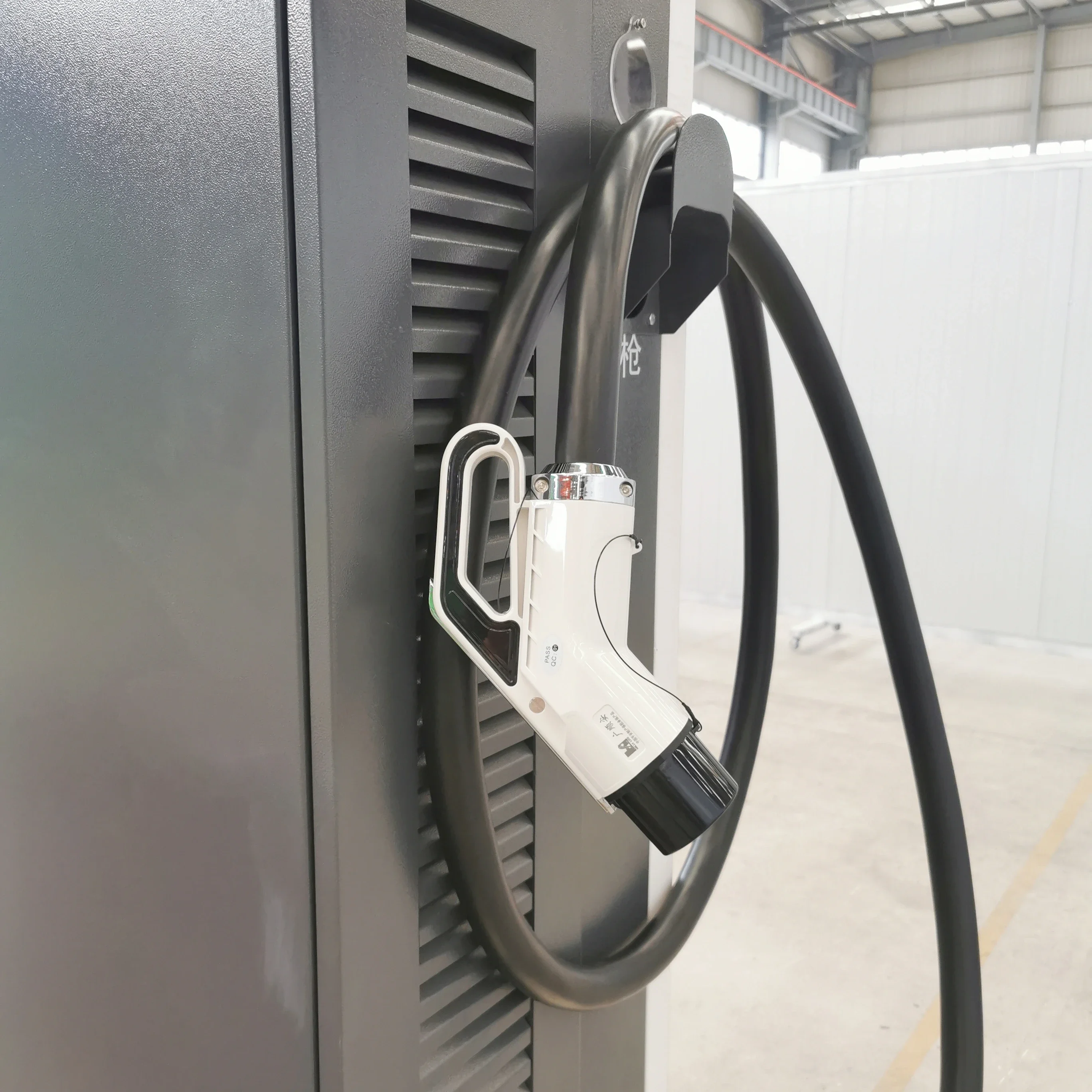 240 кВт CE Двойные вилки CCS1 CCS2 Стация быстрой зарядки постоянного тока для