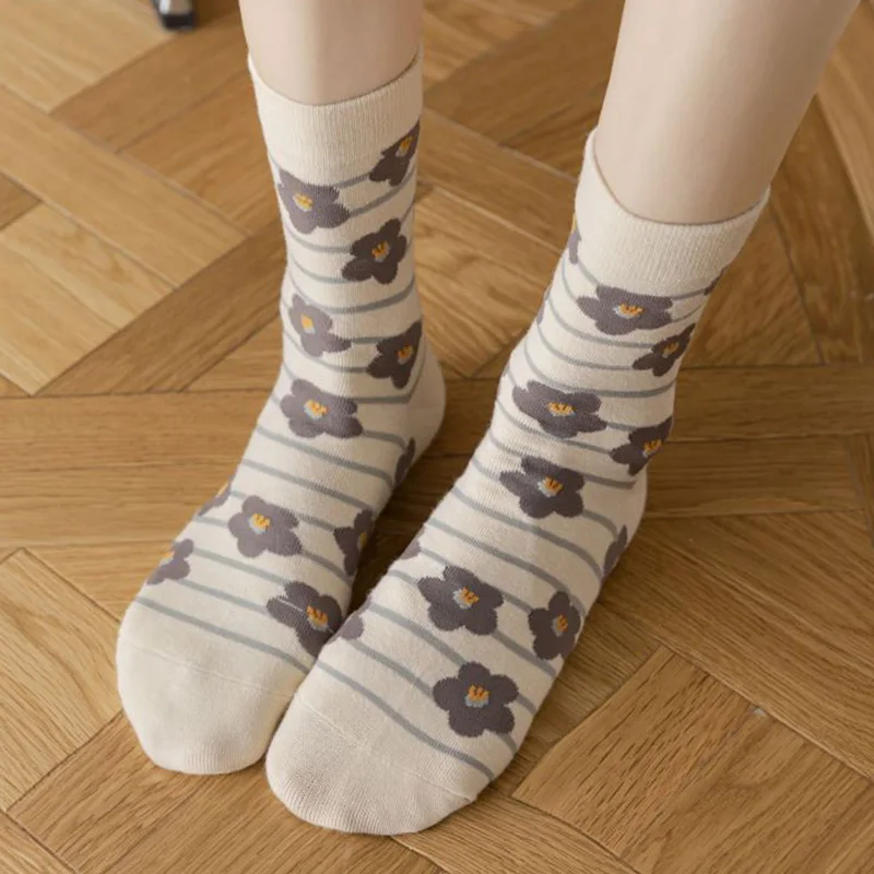 5 Pair Middle Tube Kawaii Socks Women Long Sunflower Print Winter Cotton Socks Fashion New 35-41Size Funy Girl Style Korea Socks