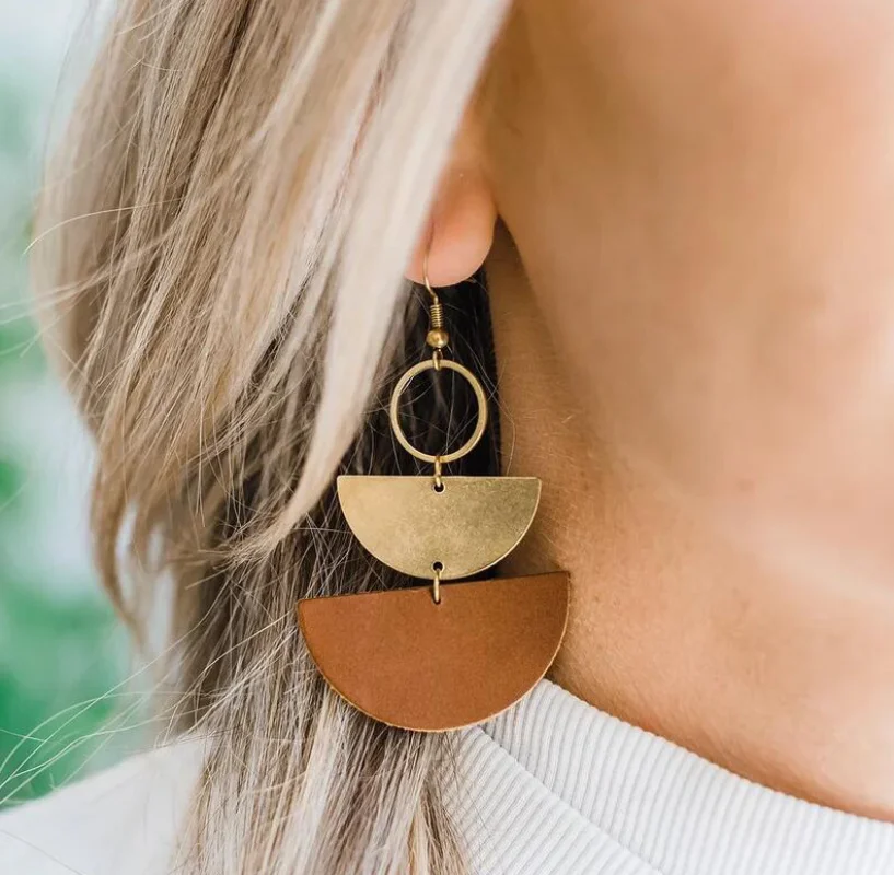 

Vintage Half Circle Long Hook Earrings Ethnic Metal Stitching Pu Imitation Leather Dangle Earrings for Women Jewelry