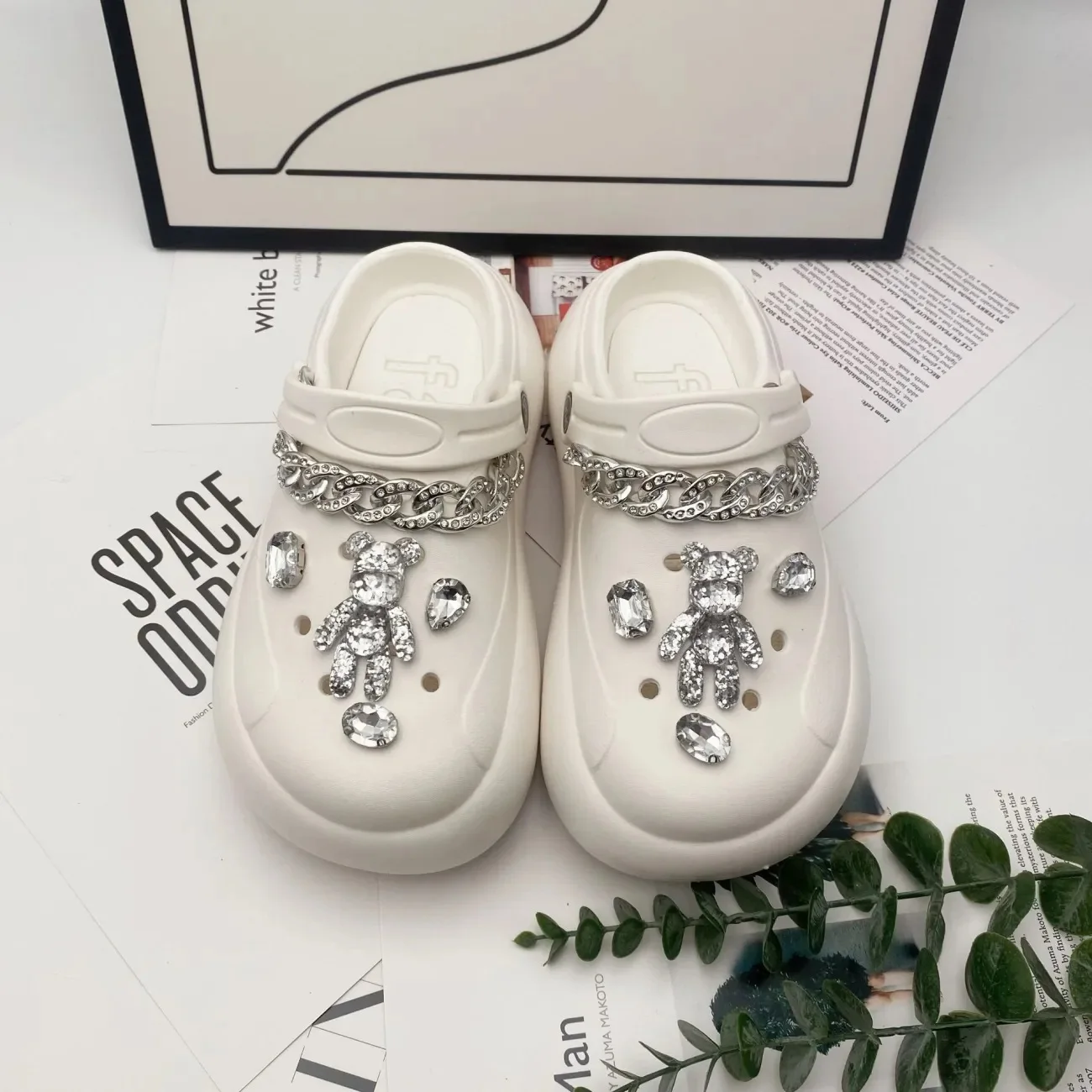 

Подвески Croc, новый стиль, аксессуары для обуви с отверстиями, серебряный персонализированный милый набор медведей из смолы, цепочка, съемна...