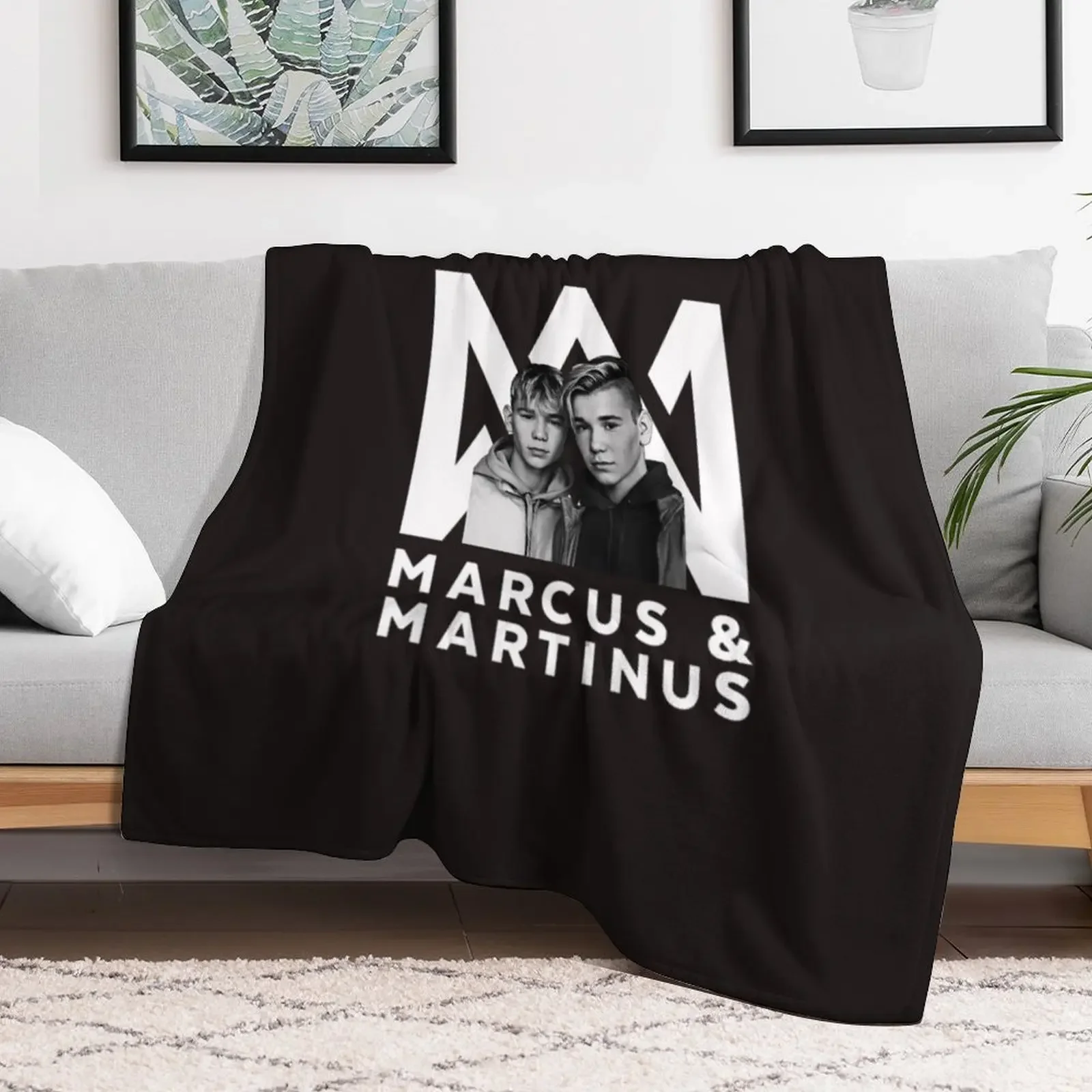Фото Плед с логотипом Marcus Martinus, мягкий теплый плед, подарок для дедушек и бабушек №2