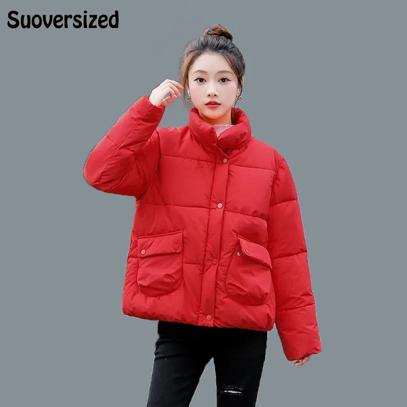 

Свободные утепленные красные короткие куртки на хлопковой подкладке для женщин, милая парка с воротником-стойкой, длинными рукавами и карм...