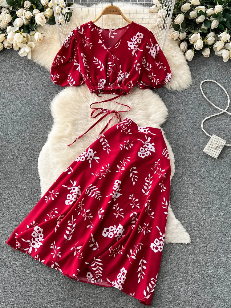 

Summer Women Vacation Beach Two Piece Set Red/White Printed V-Neck Puff Sleeve Short Tops + High Waist A-Line Skirt 2Pcs Suits