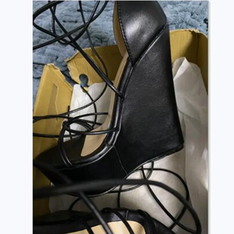 Обувь SHOFOO Модные женские сандалии на высоком каблуке. Высота каблука около 15 см.