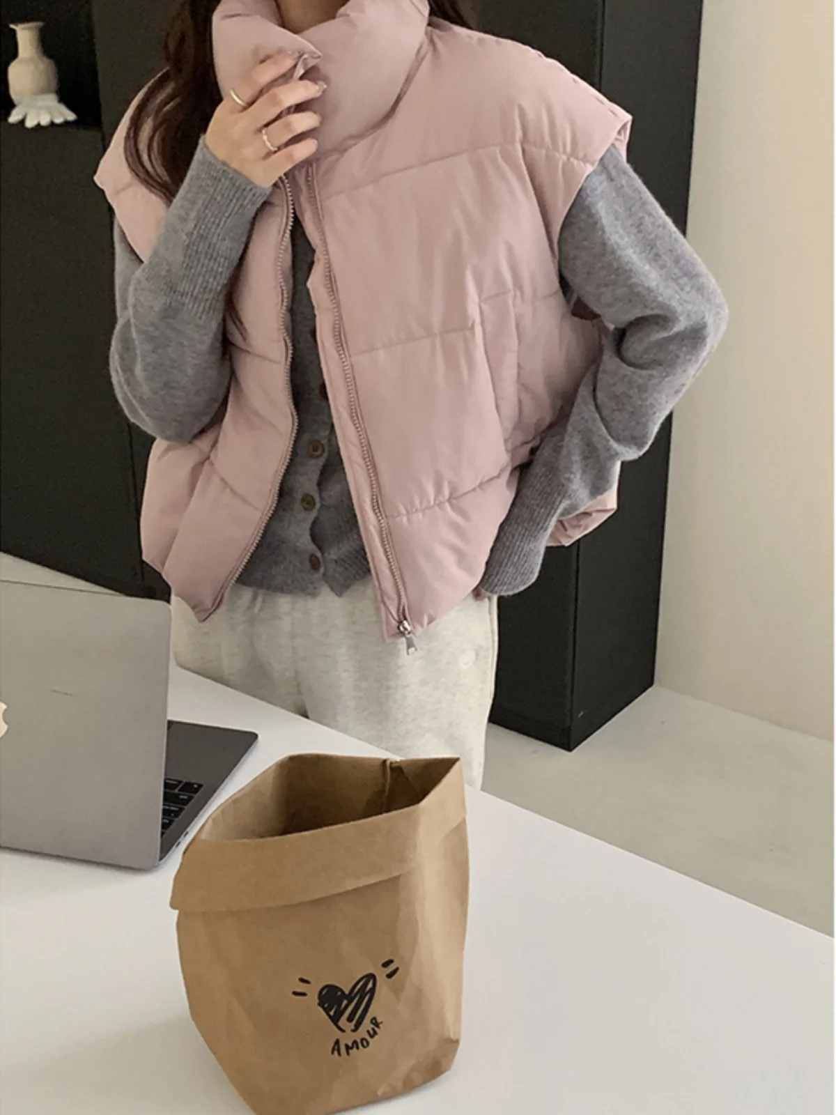 Зимний плотный пуховой жилет корейской серии с хлопковой подкладкой женский