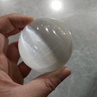 80mm kristal kuarsa alami selenite sphere bulan purnama dewi psikis bola kristal gipsum putih 1pcs base