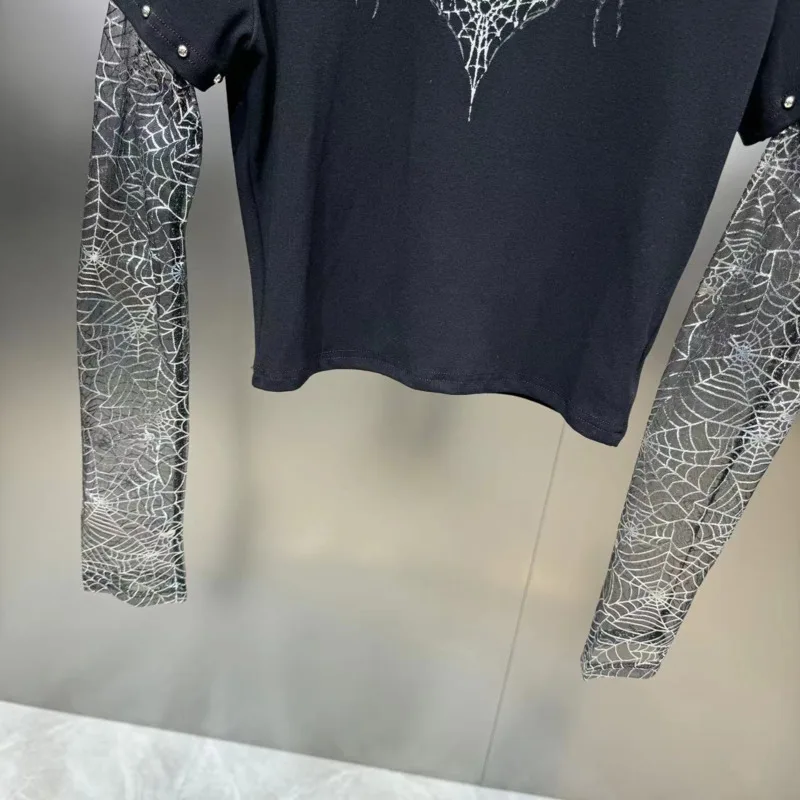 Женская футболка с длинным рукавом круглым вырезом и принтом