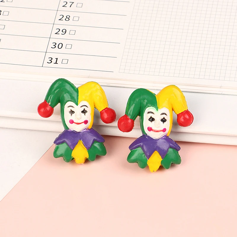 

1Pc 1:12 Dollhouse Miniature Clown Model Desktop Ornament Micro Landscape Home Living Scene Decor Toy Doll House Accessories